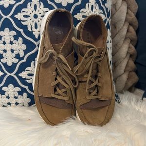 Clarks Trigenic Evo in sand - never worn